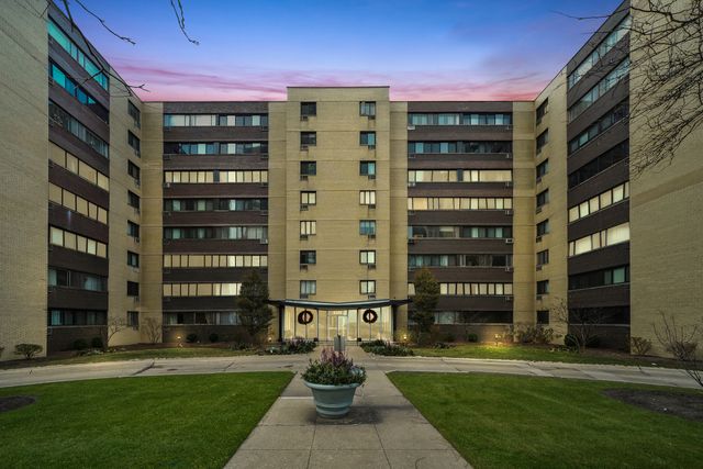 $99,999 | 6300 North Sheridan Road, Unit 203 | Edgewater Beach