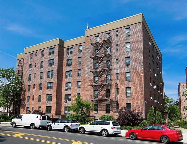 $369,000 | 7261 Shore Road, Unit 4M | Bay Ridge