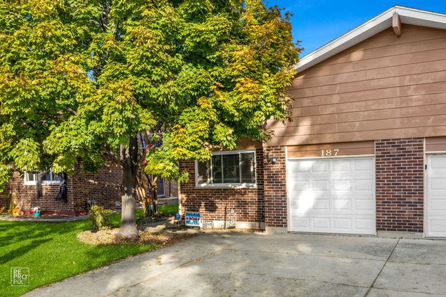 $319,000 | 187 Paramount Drive | Wood Dale