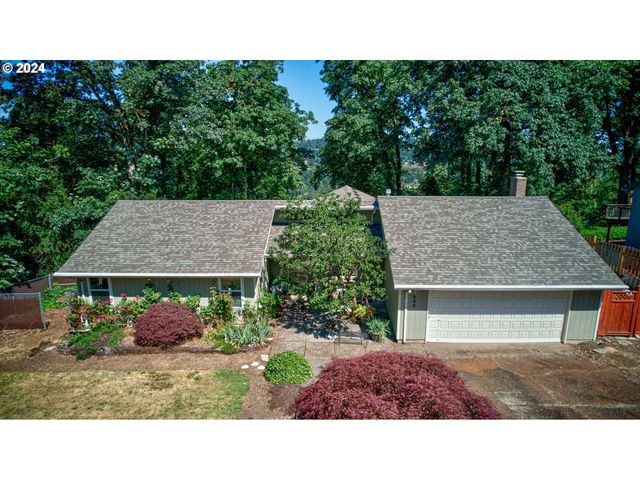 $589,000 | 433 Ridge Crest Drive | Rivercrest