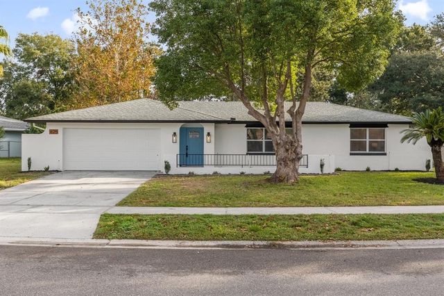 $479,900 | 625 Applewood Avenue | Spring Oaks