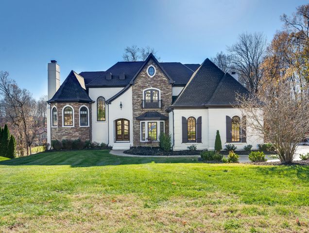 $2,499,900 | 19 Ironwood Lane | Governor's Club