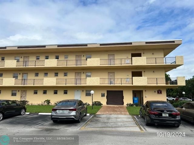 $1,900 | 201 Berkley Road, Unit 311 | Carriage Hills