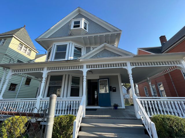 $2,700 | 216 Ogden Street | East Side