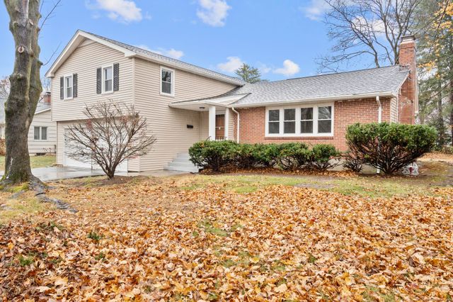 $620,000 | 117 West Ridge Drive | West Hartford