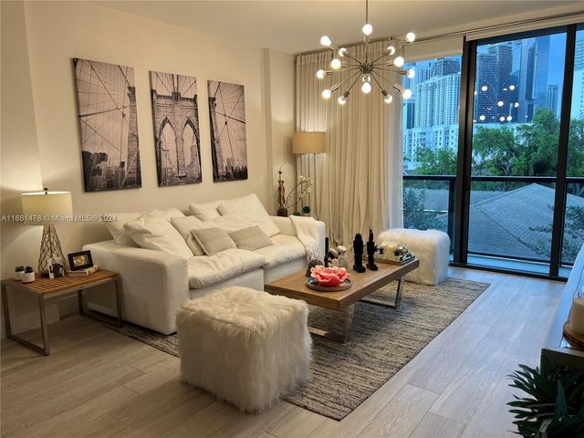 $3,800 | 201 Southwest 17th Road, Unit 511 | Brickell