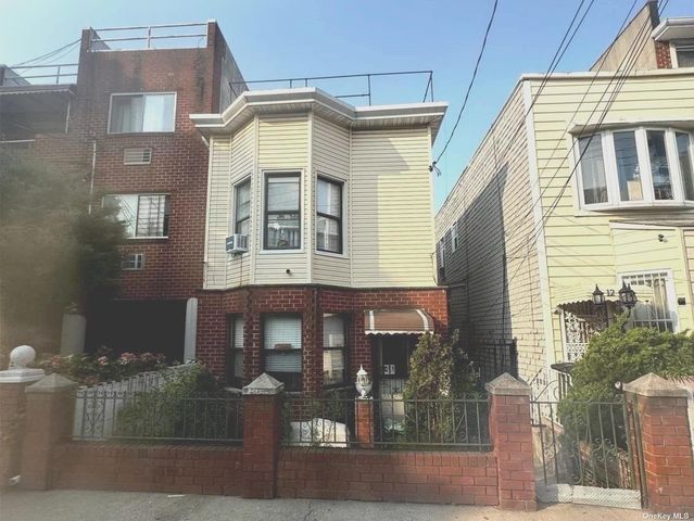 $1,179,000 | 12-08 31st Drive | Astoria