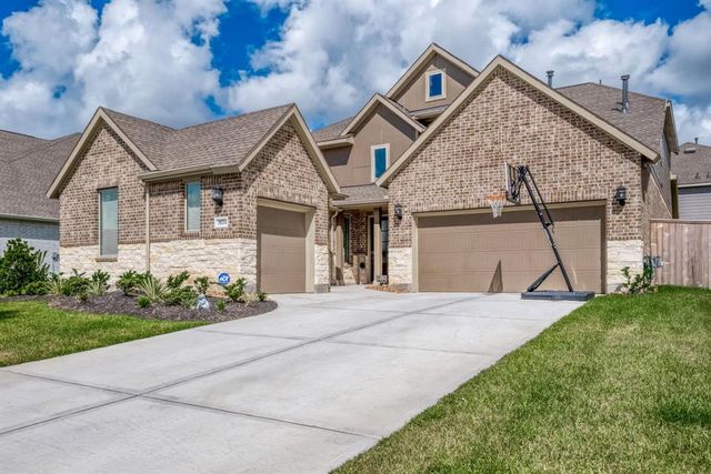 $479,900 | 3624 Forest River Drive