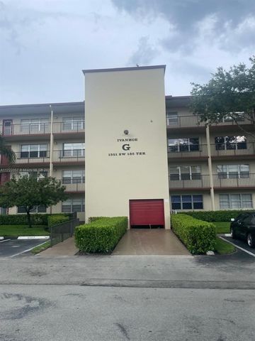 $1,750 | 1551 Southwest 135th Terrace, Unit 112G | Century Village