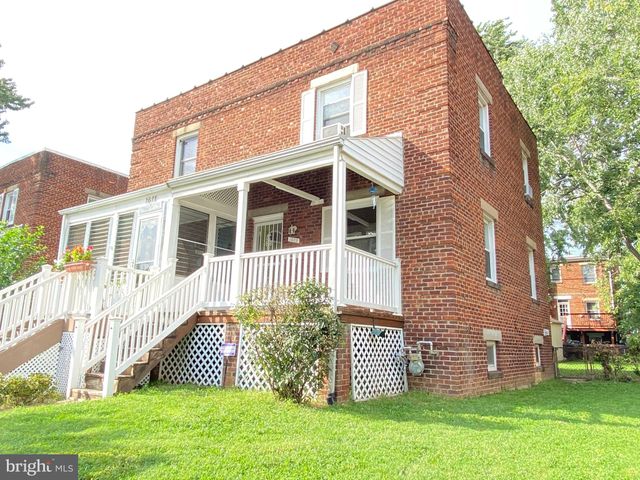 $2,900 | 1609 Boyle Street | Old Town