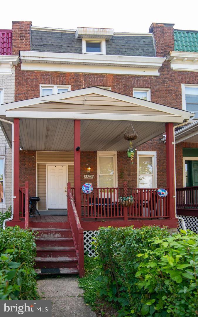 a view of a building entrance