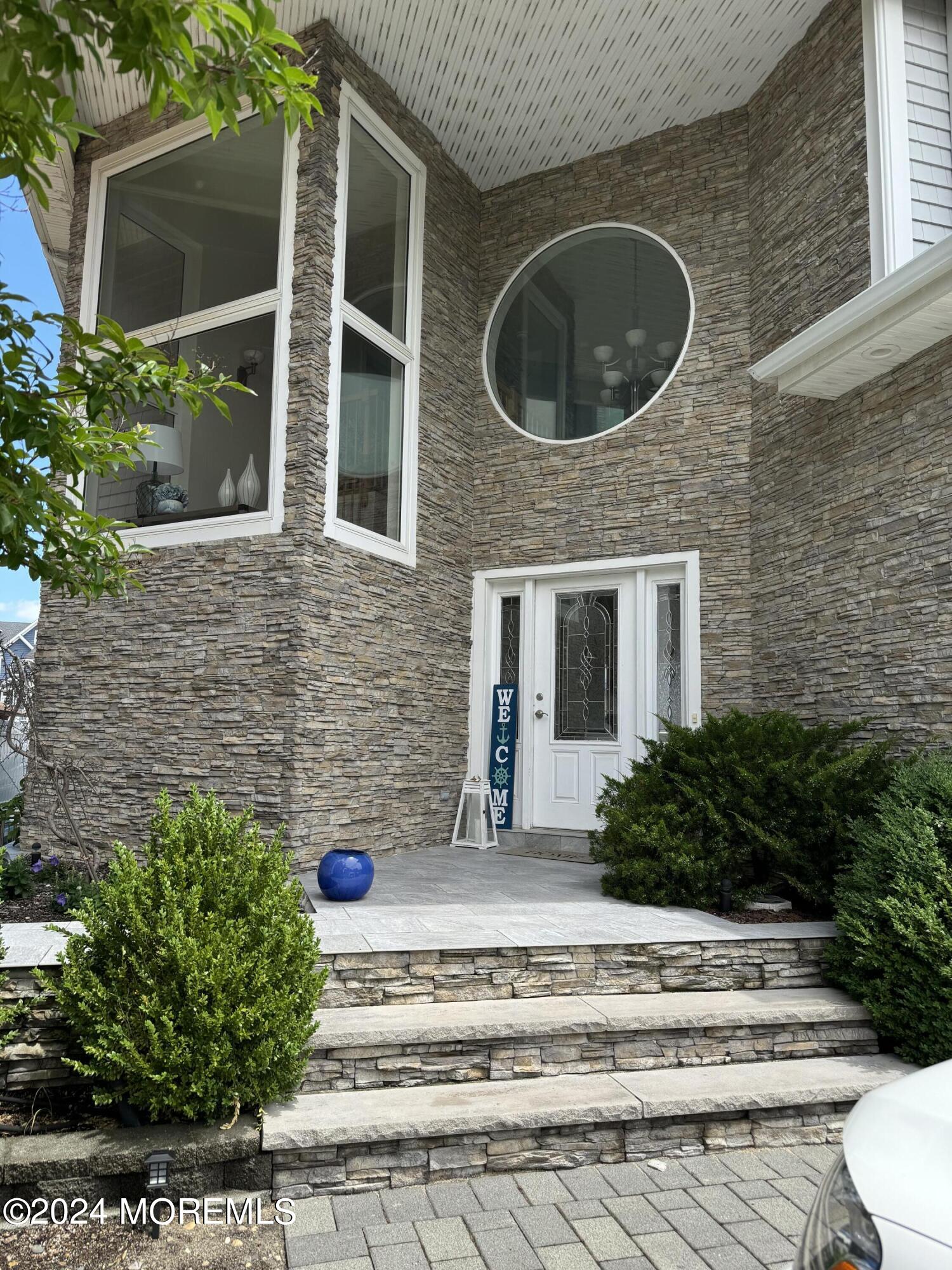 a house view with a outdoor space