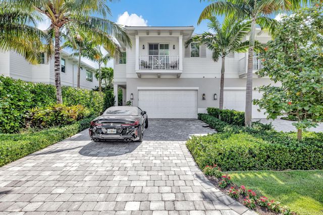 $3,600,000 | 436 Northeast Wavecrest Way | Southeast Boca Raton