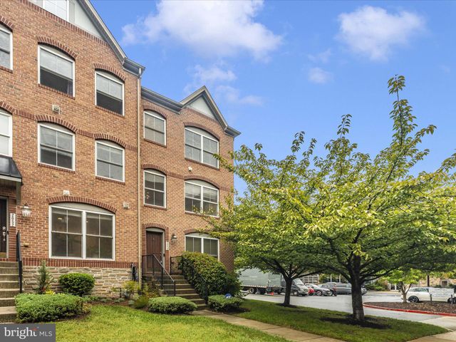 $422,000 | 2050 Clipper Park Road | Woodberry