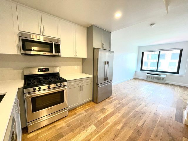 $3,700 | 490 Myrtle Avenue, Unit 5K | Clinton Hill