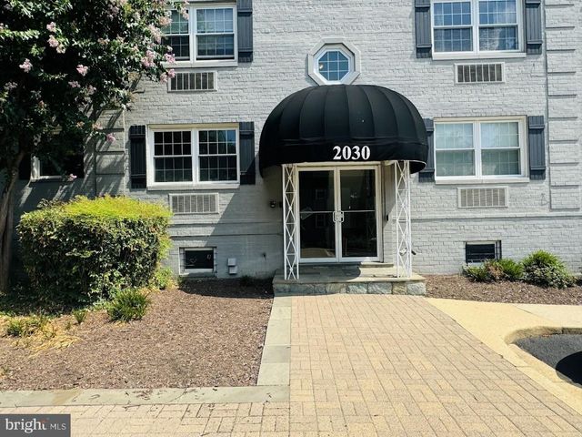 $1,600 | 2030 North Vermont Street, Unit 104 | Waverly Hills