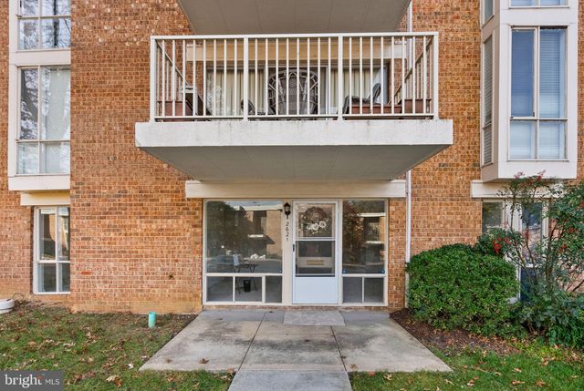 $200,000 | 2621 Fort Farnsworth Road, Unit 292 | Huntington Club Condominiums