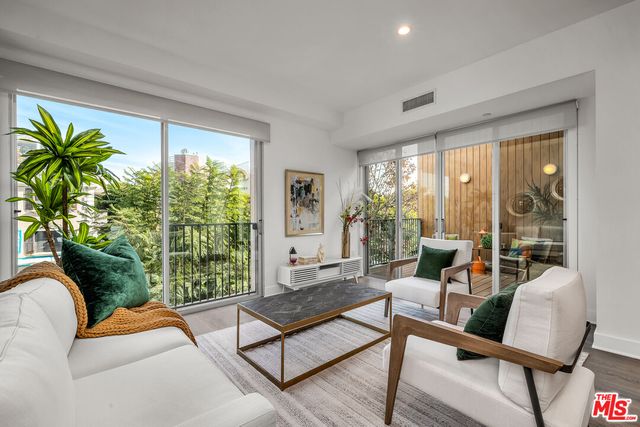 $1,525,000 | 855 North Croft Avenue, Unit 309 | West Hollywood Vicinity