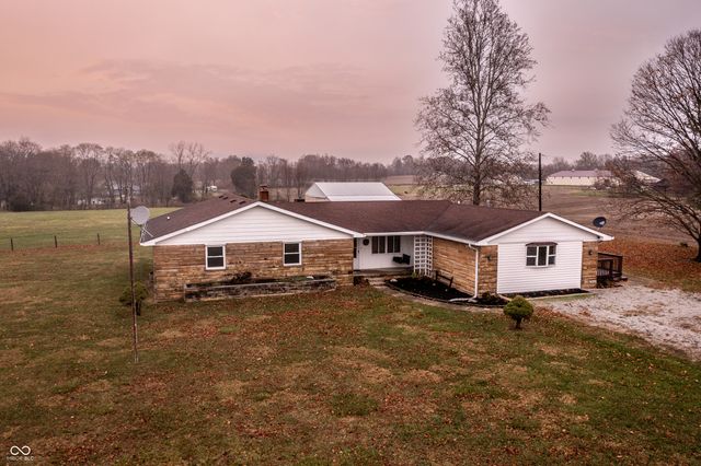 $400,000 | 10540 West Base Line Road | Ray Township - Morgan County