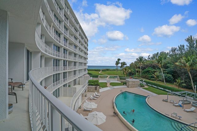 $950,000 | 2774 South Ocean Boulevard, Unit 310 | South Palm Beach - Palm Beach