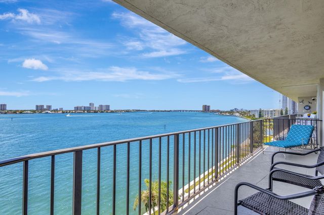 $435,000 | 801 Lake Shore Drive, Unit 802 | Kelsey City