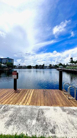 $595,000 | 414 Seasage Drive, Unit 3 | Delray Beach Association