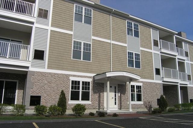 $2,600 | 200 Roger Williams Avenue, Unit 415 | Phillipsdale