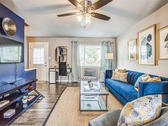 $2,100 | 4039 Cole Avenue, Unit 106 | Uptown Dallas