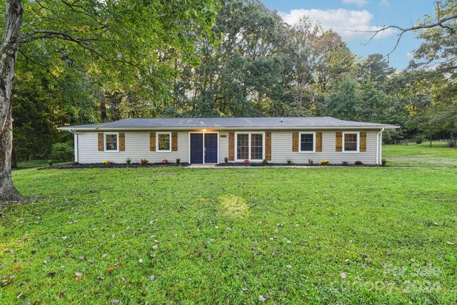 $373,000 | 6622 Brushwood Drive | Mineral Springs