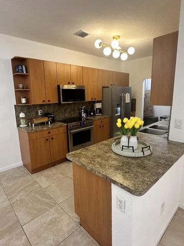 $2,300 | 3549 Forest Hill Boulevard, Unit 29 | Palm Springs Village