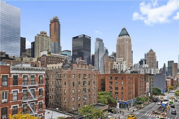 $3,600 | 400 West 56th Street, Unit 4F | Hell's Kitchen