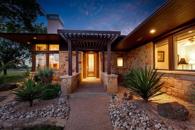 $535,000 | 2000 Kahala Sunset Drive | Lakecliff on Lake Travis