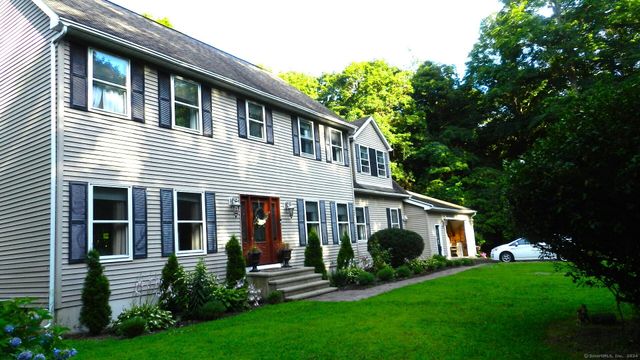 $699,900 | 1742 Middletown Avenue | North Branford