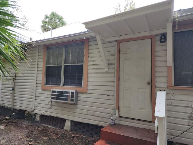 $950 | 120 Southeast 7th Street, Unit 3 | Southeast Gainesville Residential District