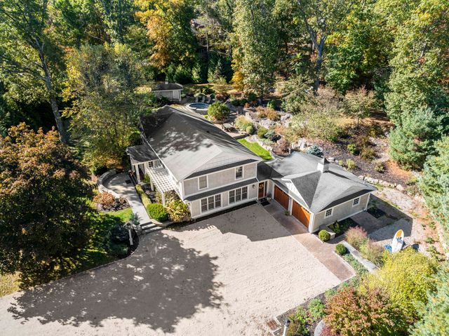 $1,399,000 | 85 Totoket Road | Pine Orchard