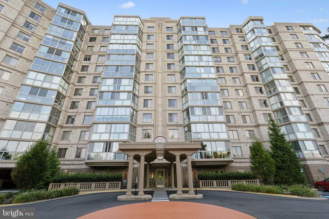 $429,900 | 19385 Cypress Ridge Terrace, Unit 303 | Lansdowne