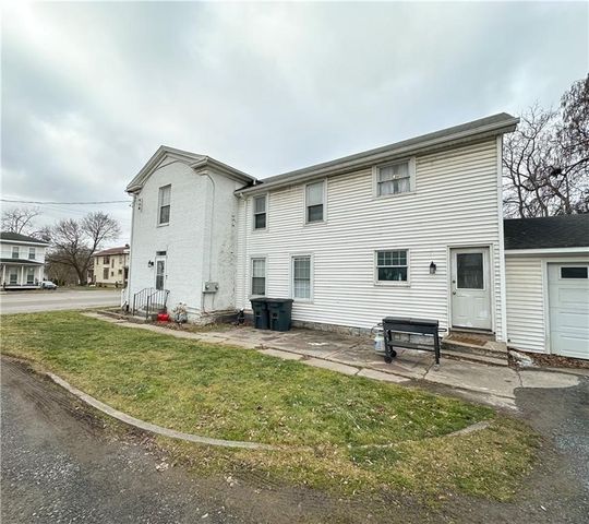 $1,200 | 109 East Main Street | Waterloo Village