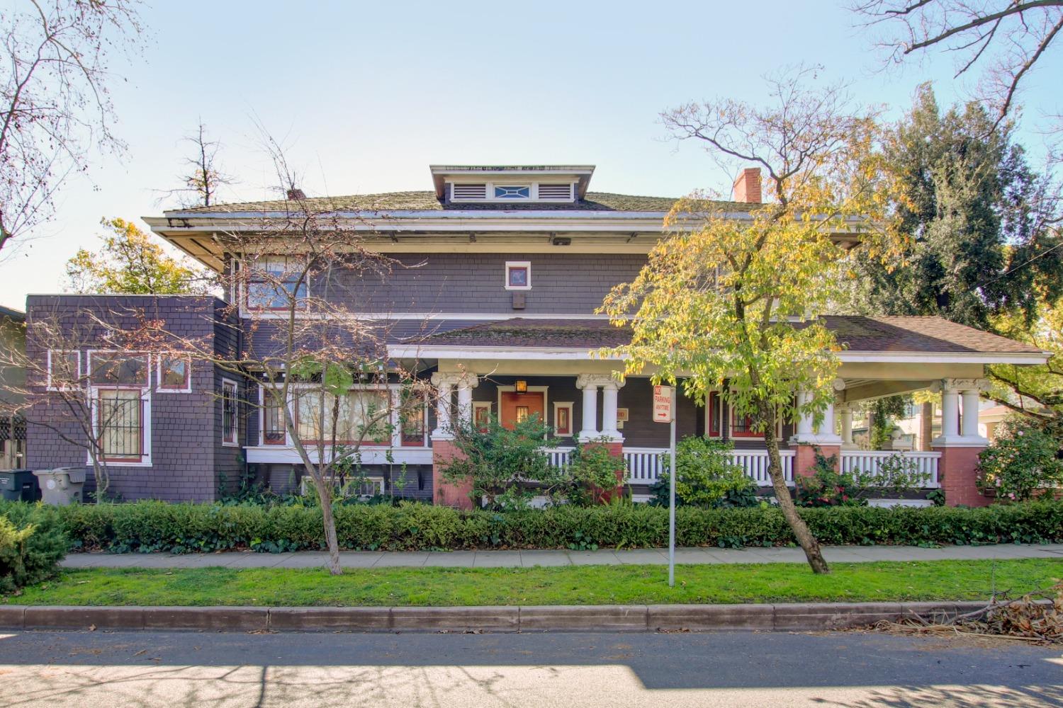 2200 T Street, Sacramento, CA 95816 | Compass