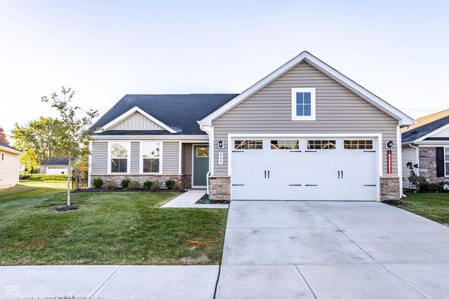 $364,900 | 955 Sand Hollow Drive | Center Township - Boone County