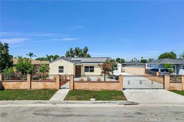 $798,000 | 5427 North Barranca Avenue