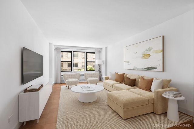 $575,000 | 220 East 54th Street, Unit 2C | Midtown East