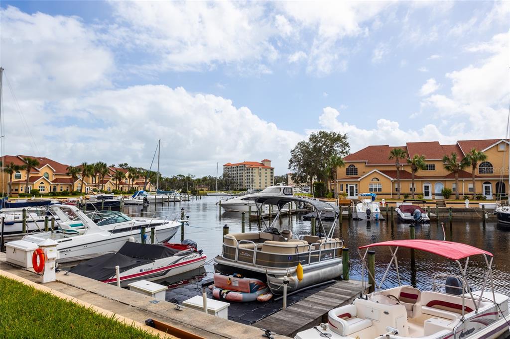 Peaceful Marina View Right Outside Your Patio