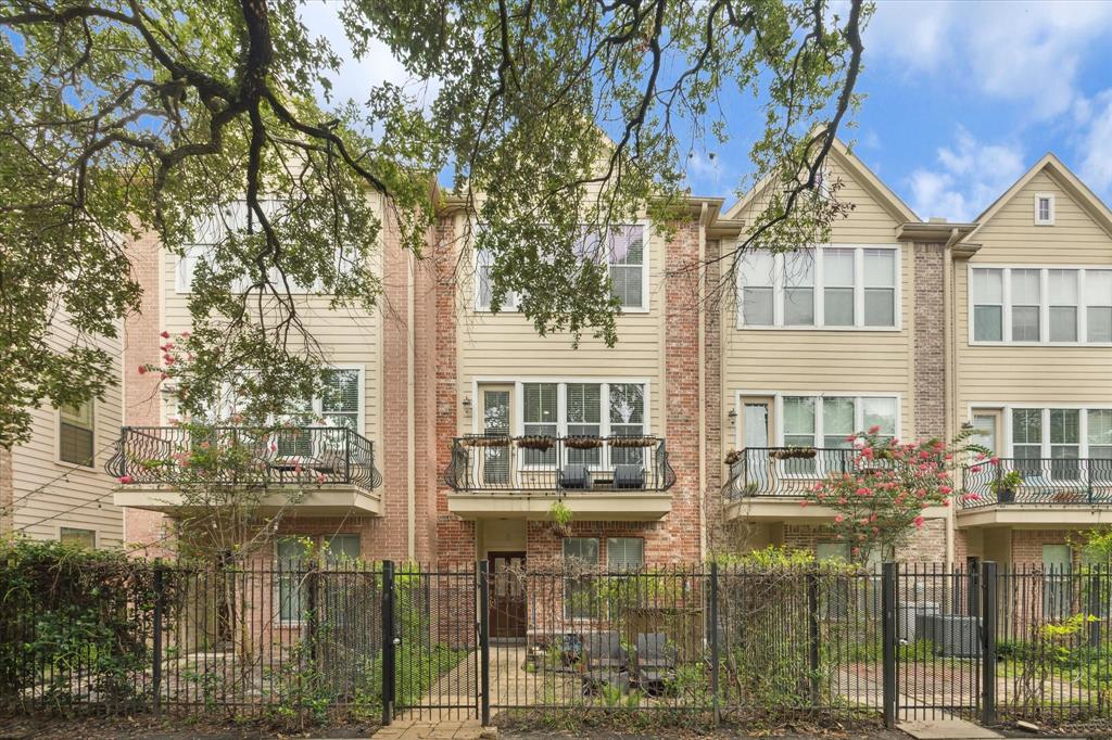 Introducing 2902 Chenevert St #B, an attractive 3/3.5/2 townhome located in the desirable Midtown area with large front patio!