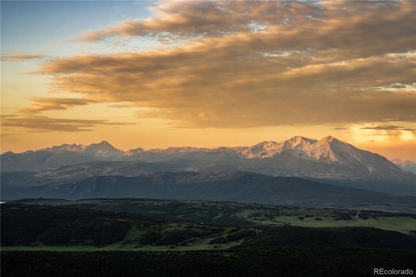 a view of an mountain and mountain