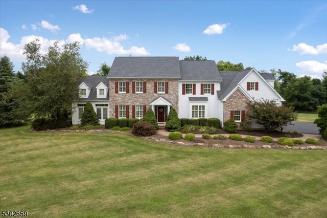 $899,000 | 1 Harber Drive | Lebanon Township - Hunterdon County