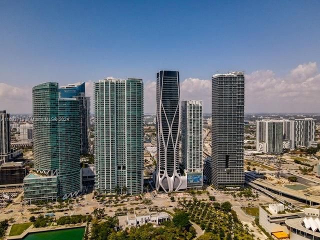 $720,000 | 900 Biscayne Boulevard, Unit 3004 | 900 Biscayne Bay