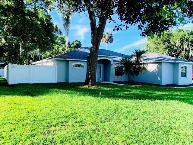 $369,900 | 1828 Pine Tree Drive | Florida Shores