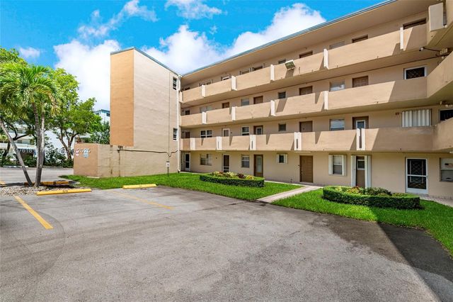 $235,000 | 1401 Northeast 191st Street, Unit D101 | Ojus