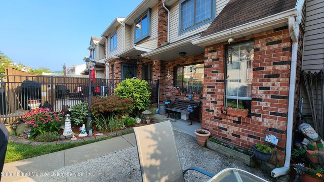 $599,900 | 9 Lovell Avenue, Unit A | New Springville