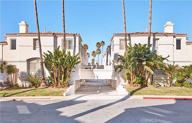 $1,250,000 | 1629 East Palm Avenue, Unit 3 | South Bay